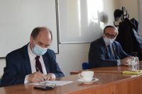 Przekazanie placu pod budowę pełnowymiarowej hali sportowej przy ZS nr 1, podpisanie protokołu