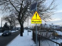 Znaki aktywne na skrzyżowaniu ulicy Bobrownickiej z Leśną