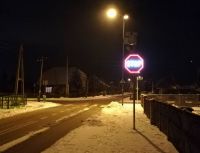 Znaki aktywne na skrzyżowaniu ulicy Bobrownickiej z Leśną