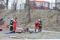 Strażacy doskonalili techniki ratownicze na lodzie