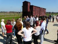 Uczniowie powiatowych szkół zwiedzili Muzeum Auschwitz - Birkenau