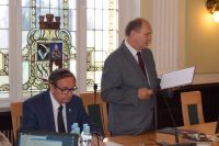 Awanse nauczycieli i akty powierzenia stanowisk dyrektorom w powiatowej oświacie