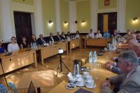 Awanse nauczycieli i akty powierzenia stanowisk dyrektorom w powiatowej oświacie