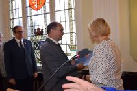Awanse nauczycieli i akty powierzenia stanowisk dyrektorom w powiatowej oświacie
