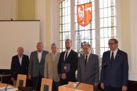 Awanse nauczycieli i akty powierzenia stanowisk dyrektorom w powiatowej oświacie