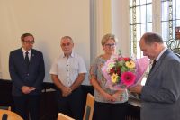 Awanse nauczycieli i akty powierzenia stanowisk dyrektorom w powiatowej oświacie