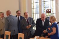 Awanse nauczycieli i akty powierzenia stanowisk dyrektorom w powiatowej oświacie
