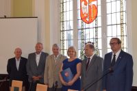 Awanse nauczycieli i akty powierzenia stanowisk dyrektorom w powiatowej oświacie