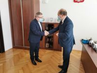 Proboszcz parafii w Damasławku dr Grzegorz Iwiński u Starosty Wągrowieckiego Tomasza Kranca