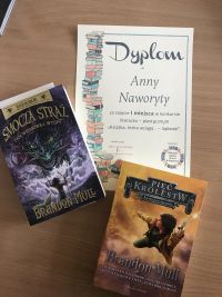 KONKURS LITERACKO – PLASTYCZNY „KSIĄŻKA, KTÓRA WCIĄGA… – LAPBOOK” - laureaci