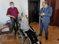 Pani Helena zwiedziła gabinet Starosty Tomasza Kranca