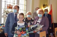 Konkurs na maskotkę powiatu wągrowieckiego - nagrody za wyróżnienia wręczone