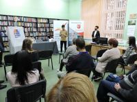 Vladan Stamenković w Powiatowej Bibliotece Publicznej w Wągrowcu