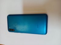 Telefon komórkowy Samsung koloru niebieskiego