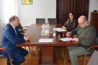 Od lewej Starosta Wągrowiecki Tomasz Kranc, ojciec Józef Stępień - proboszcz parafii pw. Wniebowzięcia NMP w Wągrowcu i...