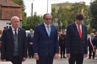 Delegacje złożyły wiązanki pod pomnikiem ofiar wojny przy ul. Kościuszki w Wągrowcu
