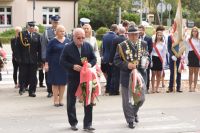 Delegacje złożyły wiązanki pod pomnikiem ofiar wojny przy ul. Kościuszki w Wągrowcu