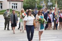 Delegacje złożyły wiązanki pod pomnikiem ofiar wojny przy ul. Kościuszki w Wągrowcu