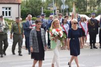 Delegacje złożyły wiązanki pod pomnikiem ofiar wojny przy ul. Kościuszki w Wągrowcu