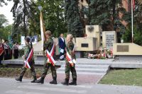 Delegacje złożyły wiązanki pod pomnikiem ofiar wojny przy ul. Kościuszki w Wągrowcu