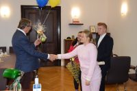 Do Starostwa Powiatowego w Wągrowcu zawitała Rada Samorządu Uczniowskiego Zespołu Szkół nr 1 wraz opiekunkami. Goście...
