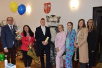 Do Starostwa Powiatowego w Wągrowcu zawitała Rada Samorządu Uczniowskiego Zespołu Szkół nr 1 wraz opiekunkami. Goście...