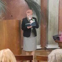 Inauguracja 45. Międzynarodowego Listopada Poetyckiego w Poznaniu - Małgorzata Osuch czyta swój wiersz