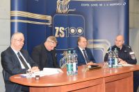 Debata społeczna dotycząca bezpieczeństwa dzieci i młodzieży na terenie powiatu wągrowieckiego w ZS nr 21