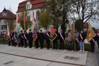 Delegacje złożyły wiązanki pod pomnikiem Powstańców Wielkopolskich przy ul. Kościuszki - relacja zdjęciowa