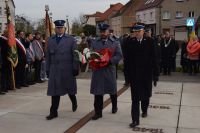 Delegacje złożyły wiązanki pod pomnikiem Powstańców Wielkopolskich przy ul. Kościuszki - relacja zdjęciowa