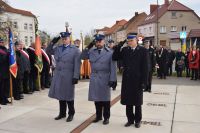 Delegacje złożyły wiązanki pod pomnikiem Powstańców Wielkopolskich przy ul. Kościuszki - relacja zdjęciowa