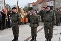 Delegacje złożyły wiązanki pod pomnikiem Powstańców Wielkopolskich przy ul. Kościuszki - relacja zdjęciowa