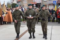 Delegacje złożyły wiązanki pod pomnikiem Powstańców Wielkopolskich przy ul. Kościuszki - relacja zdjęciowa