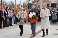 Delegacje złożyły wiązanki pod pomnikiem Powstańców Wielkopolskich przy ul. Kościuszki - relacja zdjęciowa