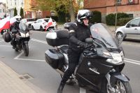 Powiat Wągrowiecki dla Niepodległej - wspólne śpiewanie Mazurka Dąbrowskiego przed Starostwem Powiatowym w Wągrowcu -...