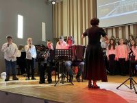 Koncert Noworoczny w PSM, na scenie uczniowie i nauczyciele PSM