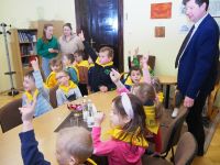Dzieci z Przedszkola nr 3 w Wągrowcu z wizytą w Starostwie Powiatowym