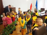 Dzieci z Przedszkola nr 3 w Wągrowcu z wizytą w Starostwie Powiatowym