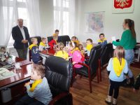 Dzieci z Przedszkola nr 3 w Wągrowcu z wizytą w Starostwie Powiatowym