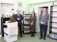 Dzień Bibliotekarza w powiatowej książnicy - na zdjęciu goście oraz pracownice PBP