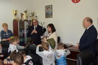Wizyta dzieci z Przedszkola nr 2 w Wągrowcu w Starostwie Powiatowym - relacja zdjęciowa