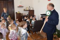 Wizyta dzieci z Przedszkola nr 2 w Wągrowcu w Starostwie Powiatowym - relacja zdjęciowa