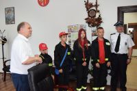 Młodzieżowa Drużyna Pożarnicza z Popowa Kościelnego z wizytą u Starosty Wągrowieckiego