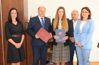 Wręczenie aktów mianowania nauczycielom placówek prowadzonych przez Powiat Wągrowiecki