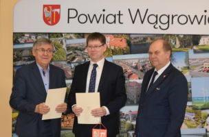 Wągrowiecki szpital podpisał umowę o współpracy z UAM