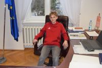 Młodzież ze Szkoły Podstawowej nr 4 w Wągrowcu z wizytą w starostwie