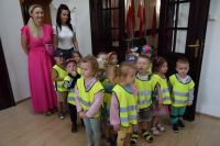 Włodarzy powiatu odwiedziły dzieci z Przedszkola nr 4 w Wągrowcu