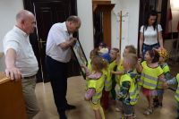 Włodarzy powiatu odwiedziły dzieci z Przedszkola nr 4 w Wągrowcu