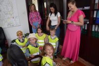 Włodarzy powiatu odwiedziły dzieci z Przedszkola nr 4 w Wągrowcu