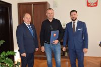 Umowa z wykonawcą na remont drogi w Roszkowie Wągrowieckim podpisana